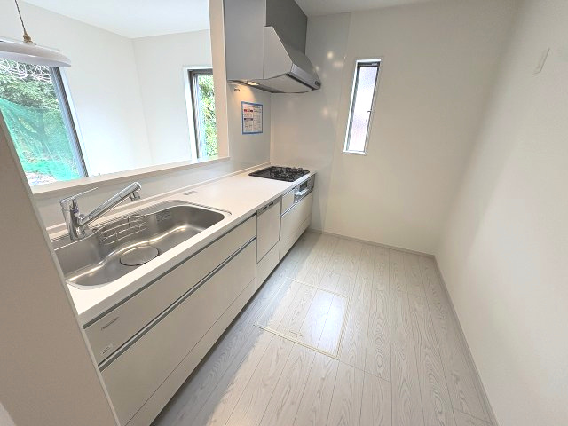 【キッチン】 | 大野城市牛頸3丁目1期　1号棟（全2棟）【仲介手数料無料・0円】 | 現地写真。