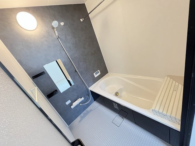 【浴室】 | 大野城市牛頸3丁目1期　2号棟（全2棟）【仲介手数料無料・0円】 | 現地写真。浴室です。