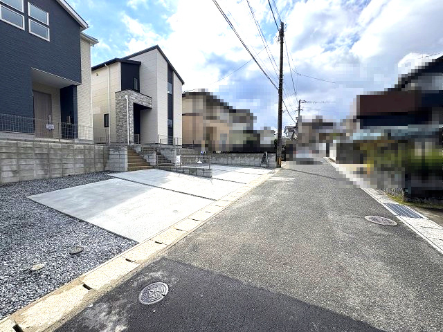 【その他】 | 大野城市牛頸3丁目1期　2号棟（全2棟）【仲介手数料無料・0円】 | 現地写真。前面道路です。