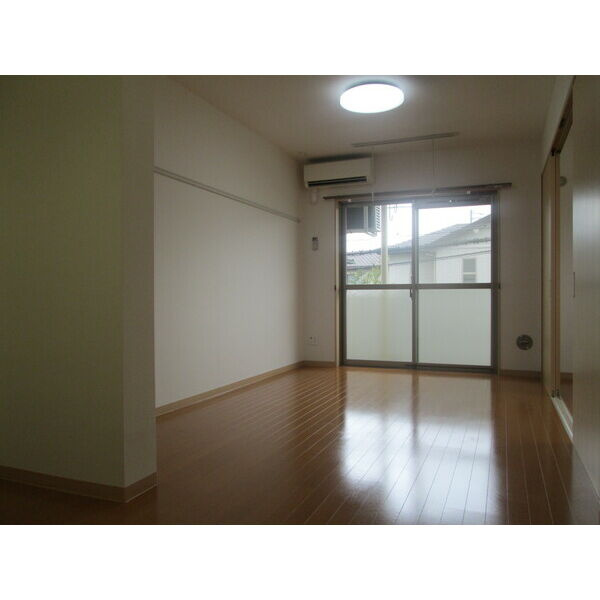 ウインドローズの居間・リビング|別号室の写真となります