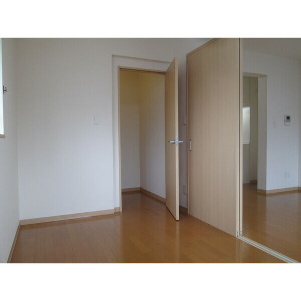 ウインドローズの内装|別部屋同一間取りのお写真となります。