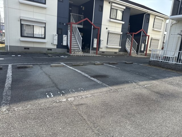 ディアス三木Ｂ棟の駐車場