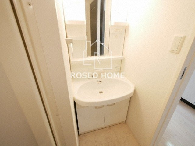 サンアルカスの洗面所|同マンション別部屋：参考写真