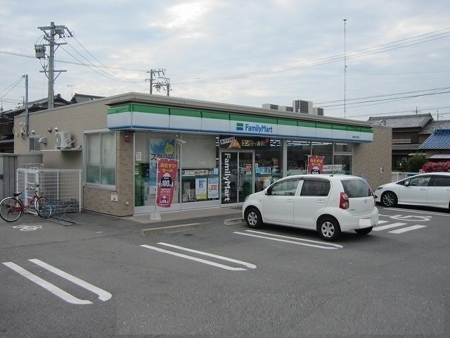フェリースの周辺|ファミリーマートまで450m