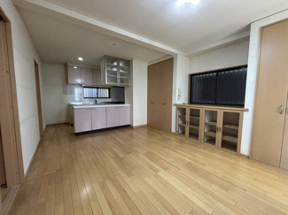 【居間・リビング】 | 大東市灰塚6丁目　中古戸建 | 1階　LDK約14帖です♪