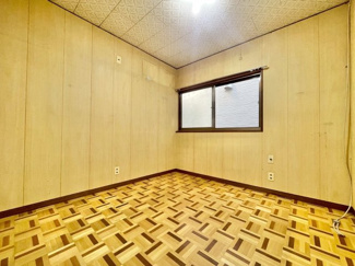 【洋室】 | 大東市灰塚6丁目　中古戸建 | 2階　洋室約4.5帖です♪