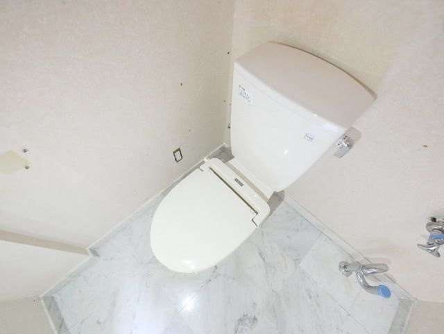 川崎市多摩区西生田３丁目の賃貸マンションのトイレ