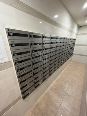 【居間・リビング】 | Luxe難波西Ⅱ | Luxe難波西Ⅱ　メールボックス