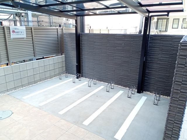 （シニア限定）ヘーベルVillage湘南台２～T-villageのその他共用部分|屋根付き駐輪場