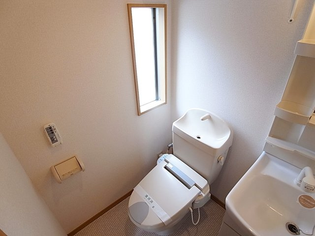 ディアコート神戸１のトイレ|ウォシュレット完備