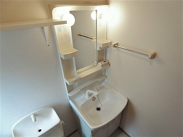 ディアコート神戸１の洗面所|シャンプードレッサーの洗面台