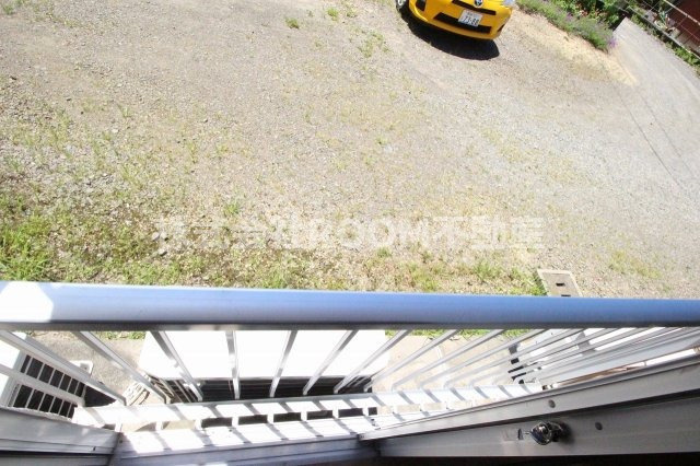 コーポ五月のバルコニー|外からの目が気にならないバルコニーで洗濯物が干せます