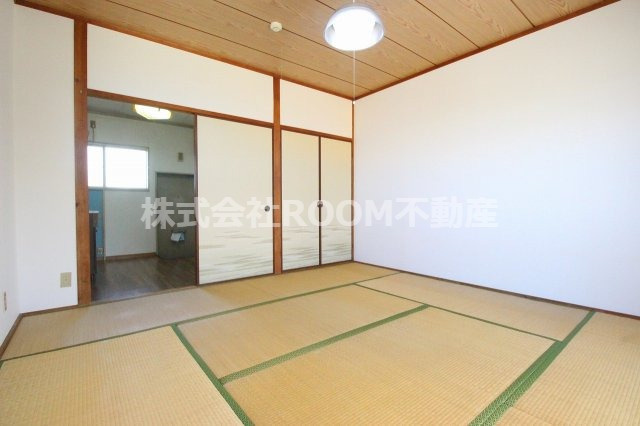 コーポ五月の和室|柔らかい畳が心地よい和室