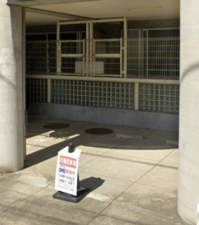 狛江市東和泉４丁目の賃貸マンションの駐車場