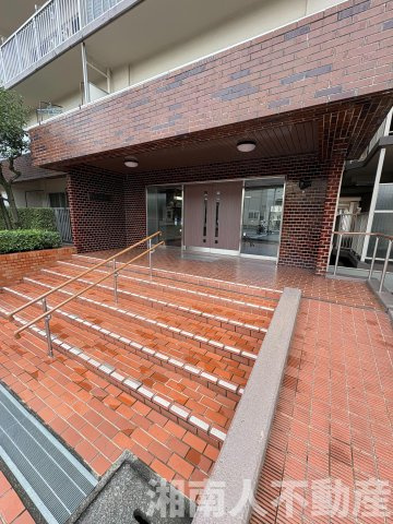 本厚木スカイハイツ　３LDK　4階　眺望良好‼の駐輪場|うれしい屋根付き駐輪場