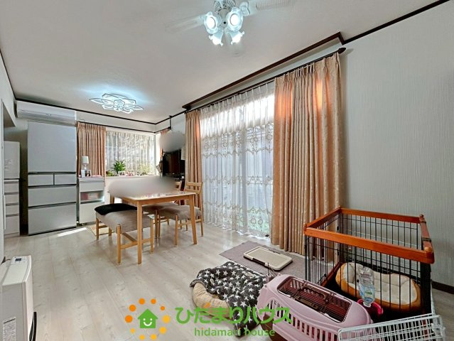 加須市鴻茎　中古一戸建ての居間・リビング