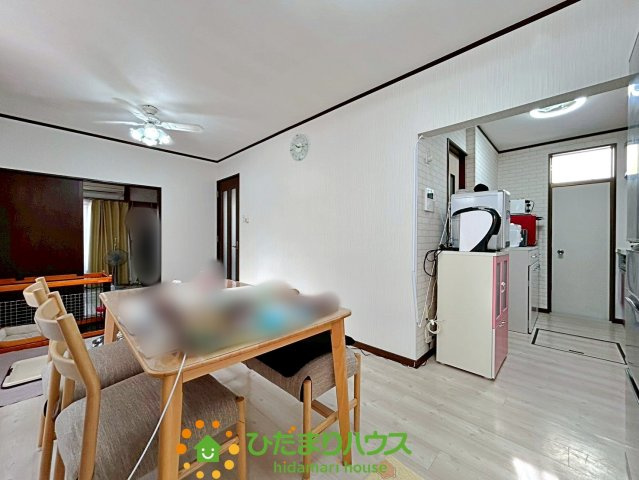 加須市鴻茎　中古一戸建ての居間・リビング