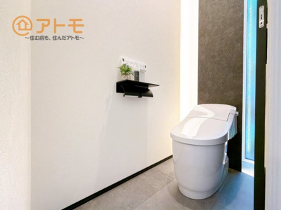 【トイレ】 | 沼津市大岡　分譲住宅　西棟 | 明るく清潔感のあるトイレです♪