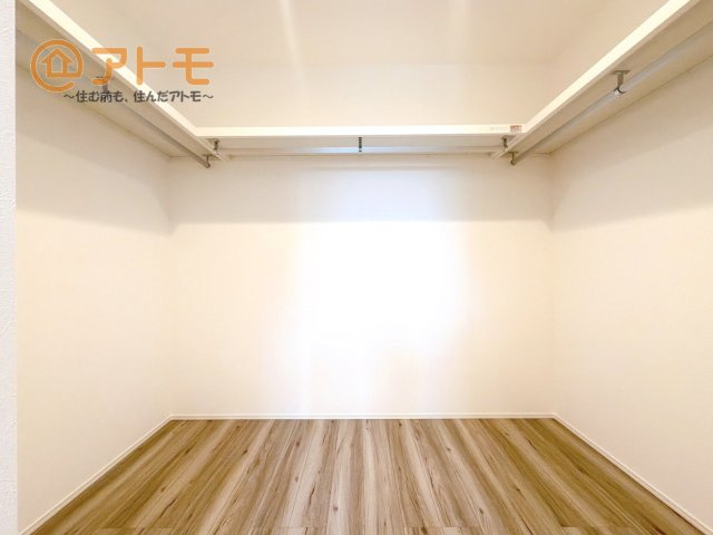【内装】 | 沼津市大岡　分譲住宅　西棟 | ウォークインクローゼットは季節ものなどを収納することができて便利です♪