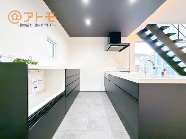 【キッチン】 | 沼津市大岡　分譲住宅　西棟 | 対面タイプならキッチン内にいながらご家族やお客様との会話が楽しめます♪