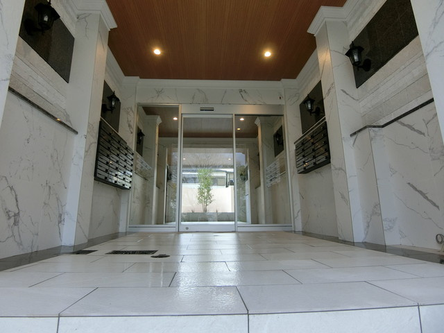 吉泉さくらマンションのエントランス