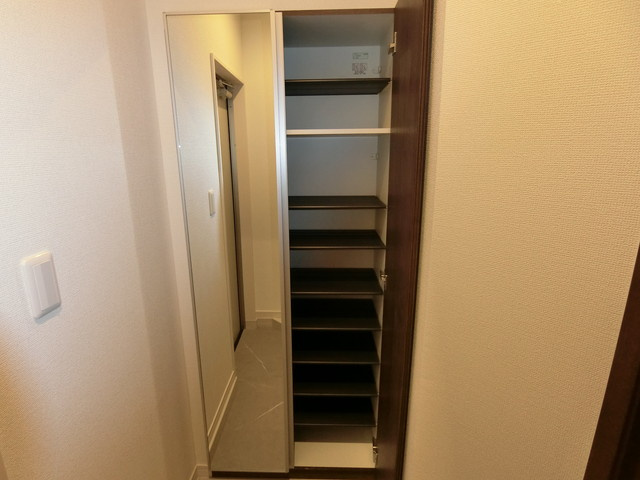 吉泉さくらマンションの玄関