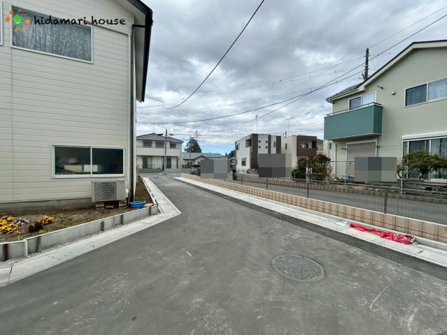 上尾市上concept3　新築戸建　ブルーミング01の前面道路含む現地写真