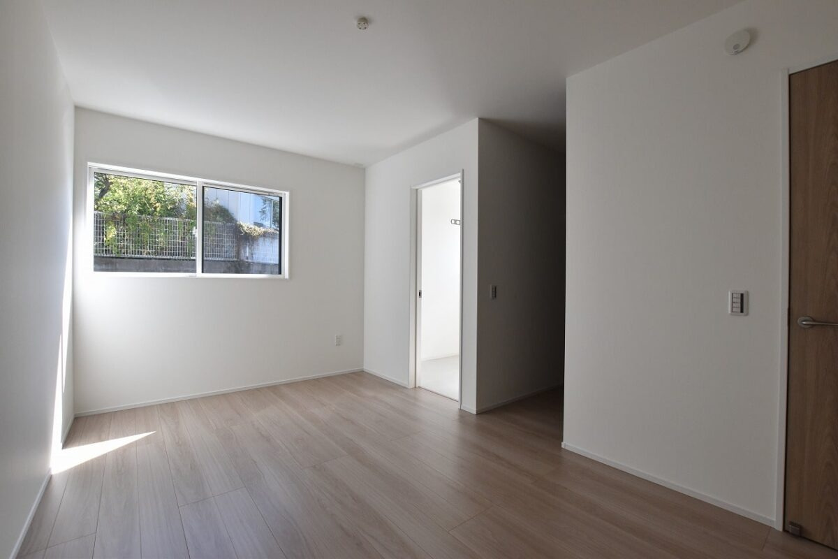 広島市佐伯区五月が丘4丁目　新築一戸建て(全2棟)の洋室