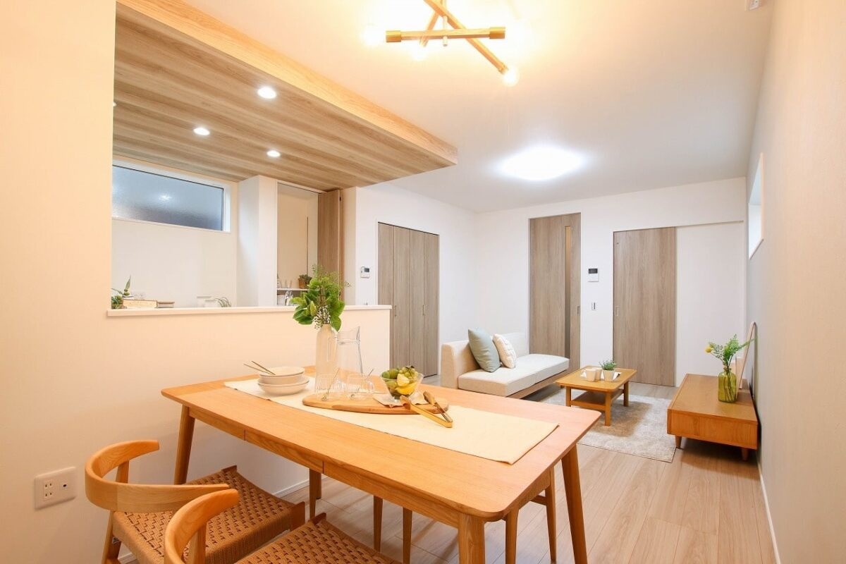 広島市佐伯区五月が丘4丁目　新築一戸建て(全2棟)の居間・リビング