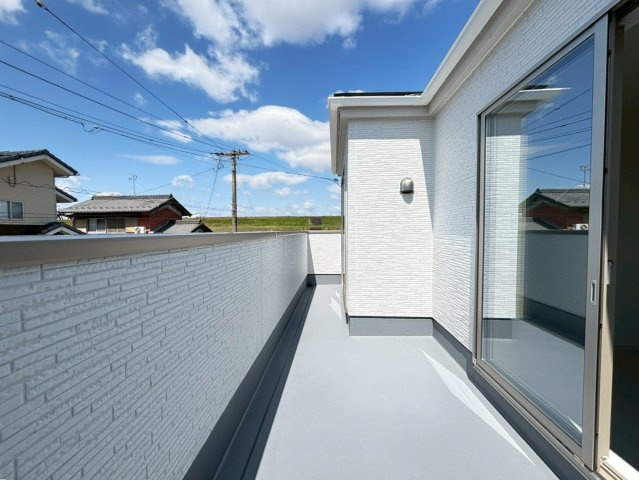 【商談中】新築戸建　羽島市福寿町2期　全4区画分譲のバルコニー|バルコニーは南向きで洗濯物もよく乾きます！