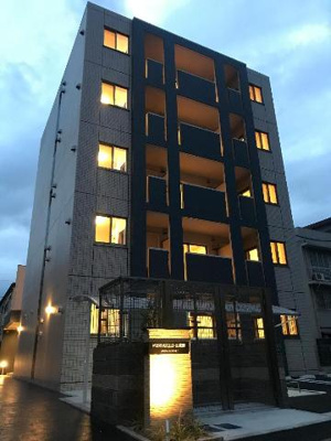 【外観】 | ＭＥＲＶＥＩＬＬＥ・三萩野 | 外観写真（夜）