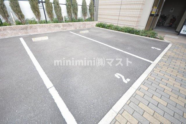 アークアベニューアベノの駐車場