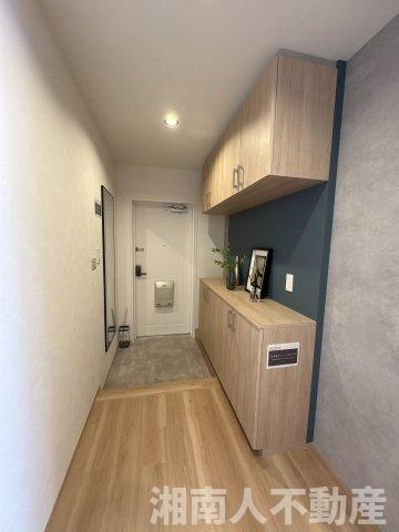 サンビーチ平塚2号棟の玄関|ゆったりとした玄関です