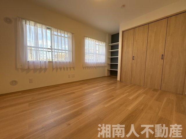 サンビーチ平塚2号棟の洋室|コンパクトで使いやすい洋室です