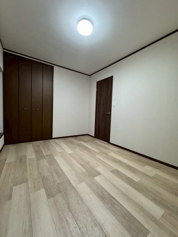 寝屋川市池田西町の洋室|3階洋室・約6帖