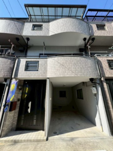 寝屋川市池田西町の外観|京阪本線「寝屋川市」駅徒歩約19分。
小学校・中学校へも近く通学も安心です！