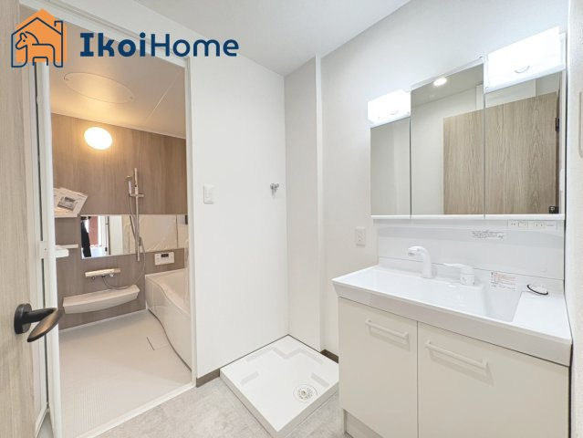 神戸市西区中野１丁目　中古戸建の洗面所|【ホームページに現地動画掲載中】●年中無休：当日予約可●洗濯パン設置済みでそのままご使用いただけます