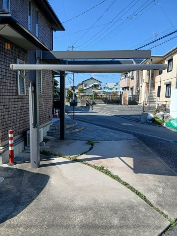 松葉町2丁目　中古一戸建ての駐車場