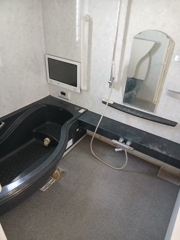松葉町2丁目　中古一戸建ての浴室