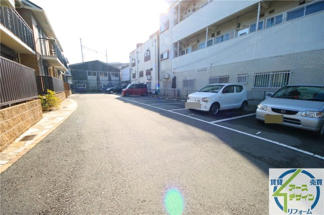 メゾン　リベルタの駐車場
