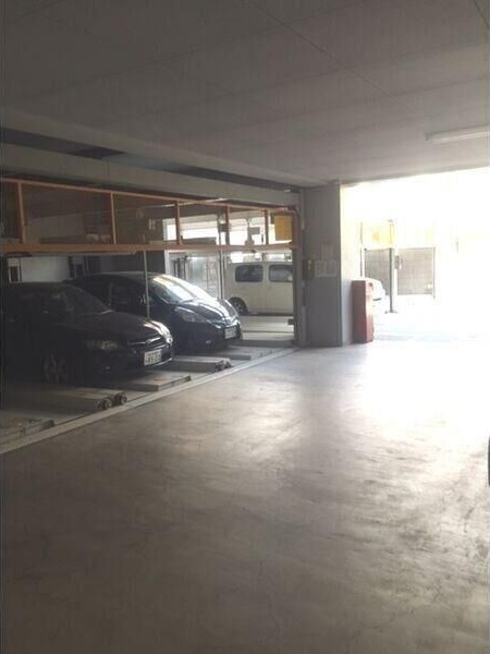 フローラーなかじまの駐車場