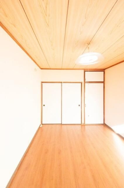 相模原市中央区宮下本町１丁目のアパートの居間・リビング