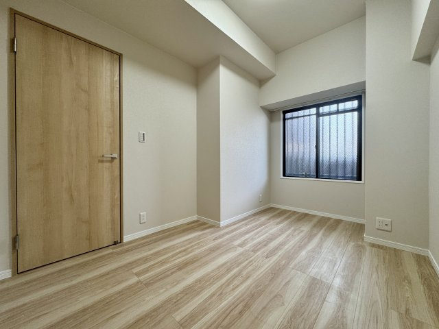 ジェイハイム東浜松の洋室|約5.2帖の洋室です。