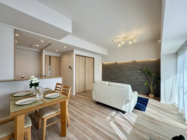 ジェイハイム東浜松の居間・リビング|開放感のあるリビング！オリジナリティあふれる間取りです。