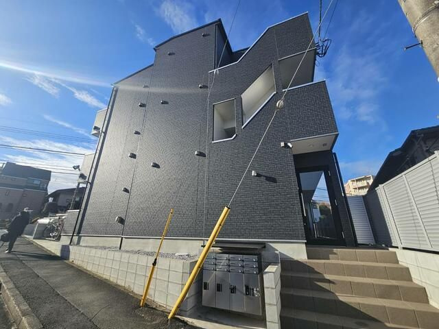 アジュール新秋津のエントランス