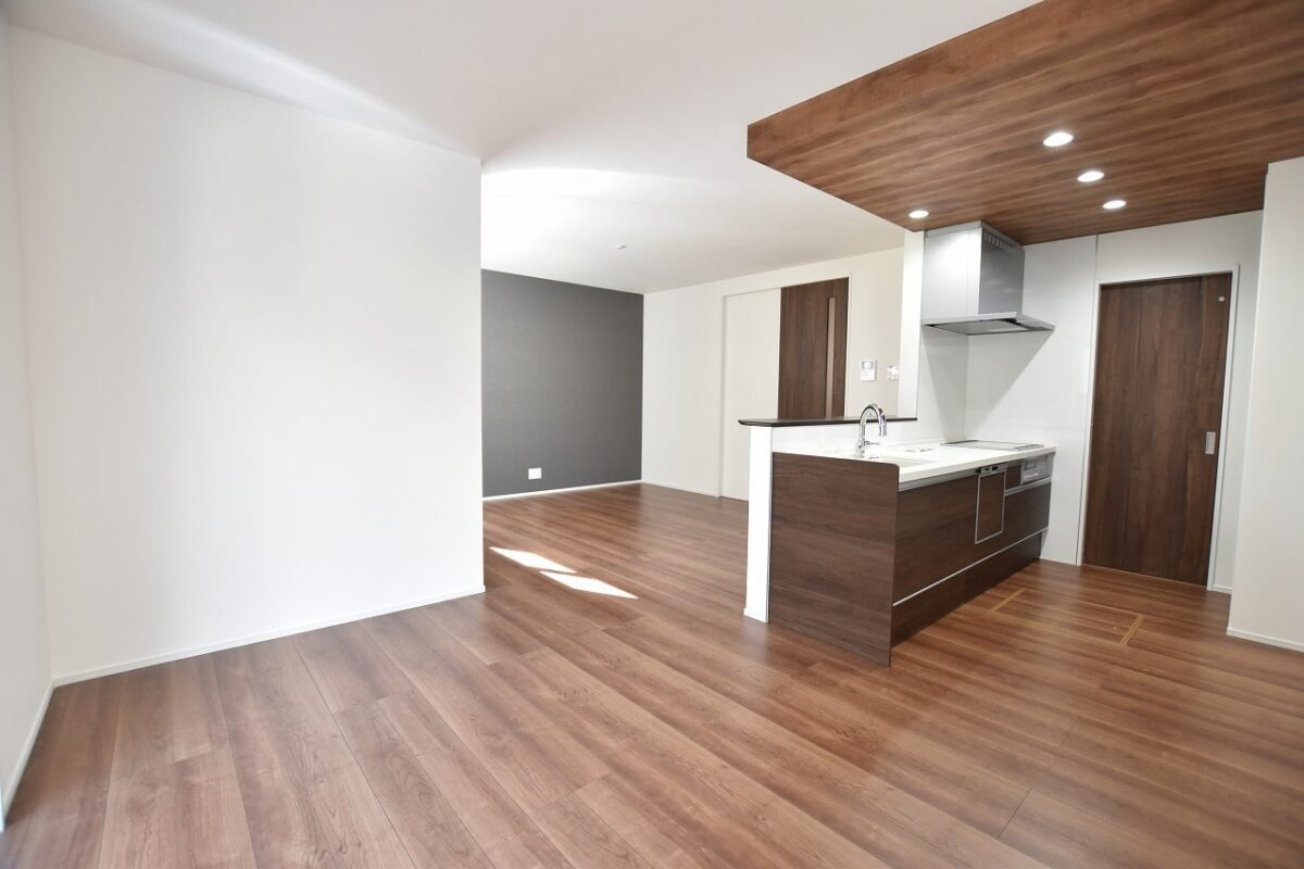 広島市佐伯区五月が丘4丁目　新築一戸建て(全2棟)の居間・リビング