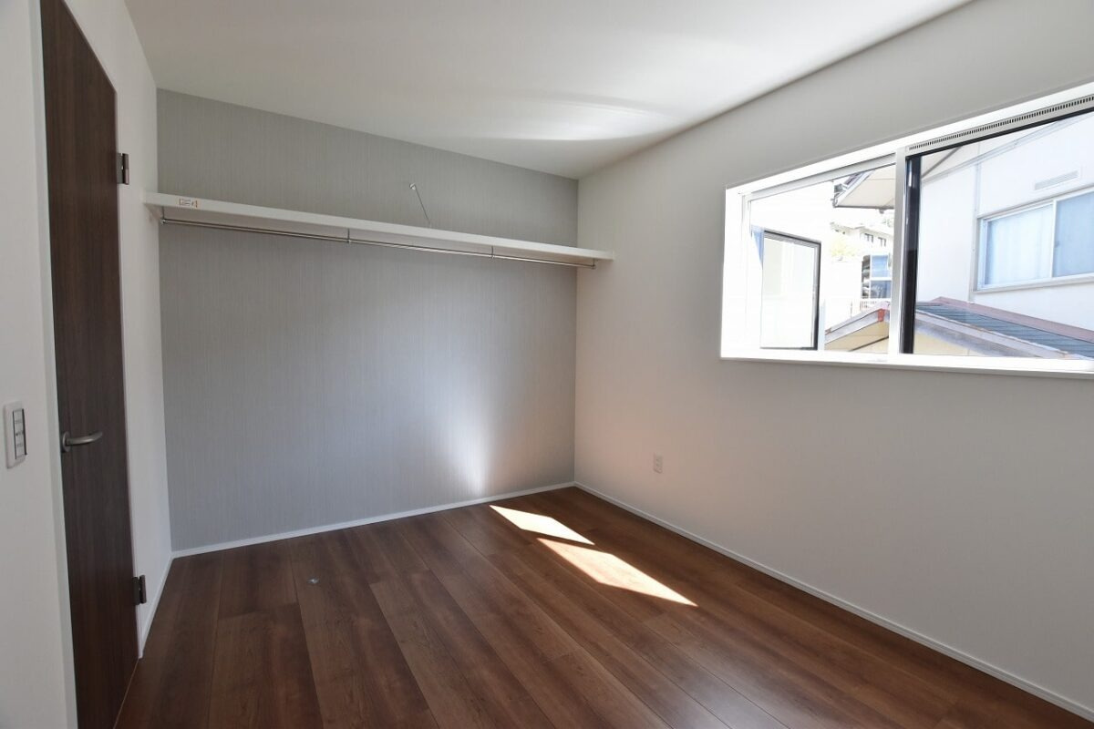 広島市佐伯区五月が丘4丁目　新築一戸建て(全2棟)の洋室