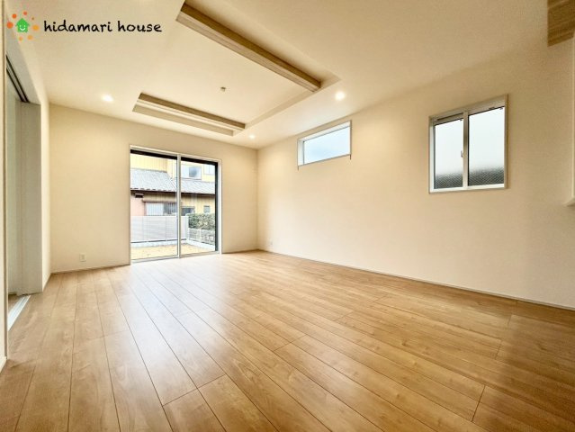 上尾市上concept3　新築戸建　ブルーミング03の前面道路含む現地写真