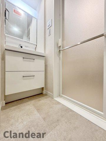 恒陽綾瀬マンションの独立洗面台