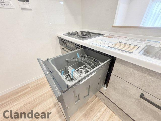 恒陽綾瀬マンションのキッチン|洗い物の時間短縮！家事のお助け設備。多くの食器が洗えて節水効果もある、ビルトインタイプの食器洗乾燥機付♪